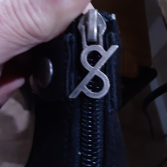 parker & sky, Peep Toe Stack Heel in Faux Leather & Suede, 9.5 - Picture 9 of 12